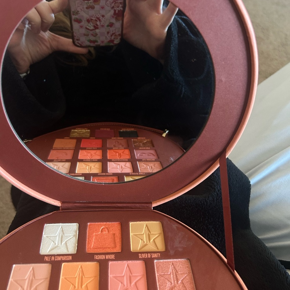 Jeffree Star Pricked Eyeshadow - Picture 2 of 3
